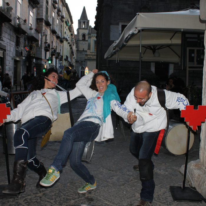 Festival del Bacio 2015 - #cuoredinapoli_Installazioni_Tocca e Sventola_127